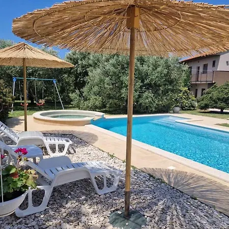 דירה With Private Pool And Jacuzzi