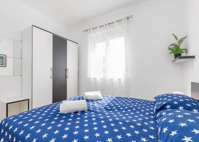 Apartment In Near Amphitheater *