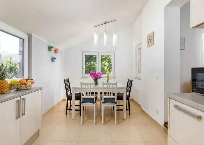 In Near Amphitheater Apartment Pula