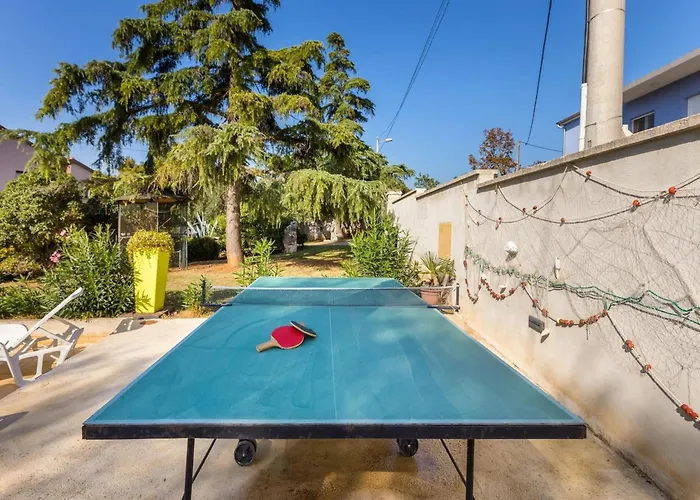 In Near Amphitheater Apartment