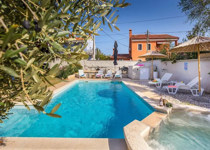 Apartment In Near Amphitheater