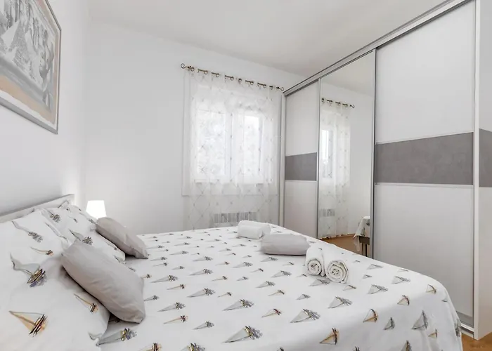 In Near Amphitheater Apartment Pula